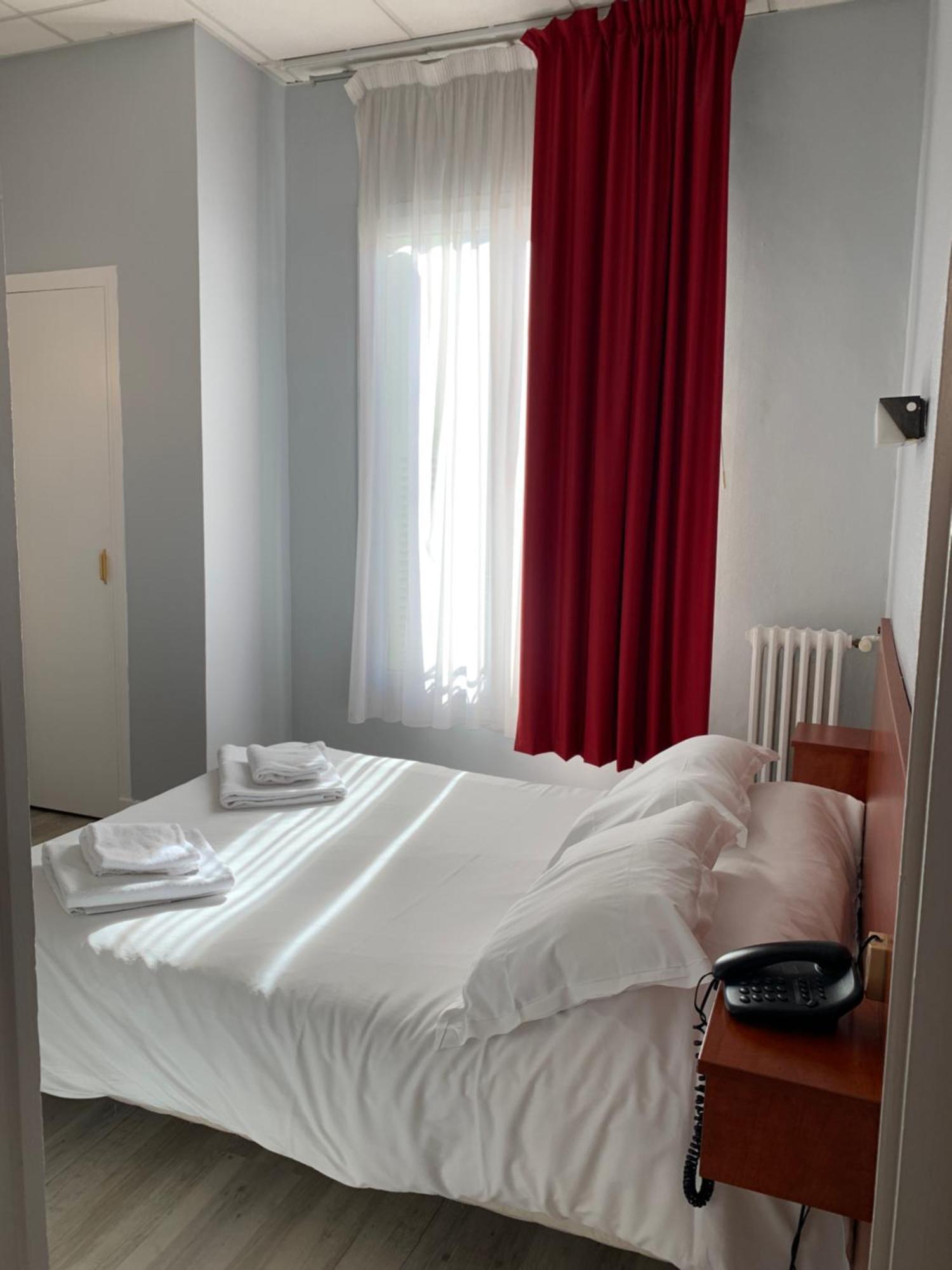 Hotel Wilson Square Toulouse Exterior photo